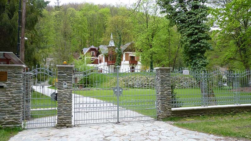 Czóbel Villa felújítása